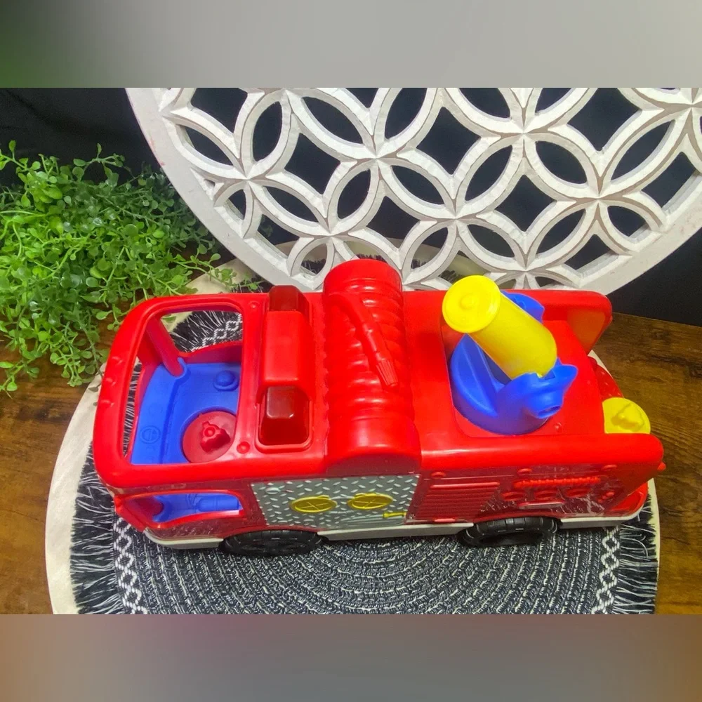 Fisher-Price Little People Helping Others Fire Truck Only - Lights And‎ Sounds